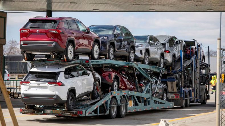 Las importaciones de autos crecen 120%