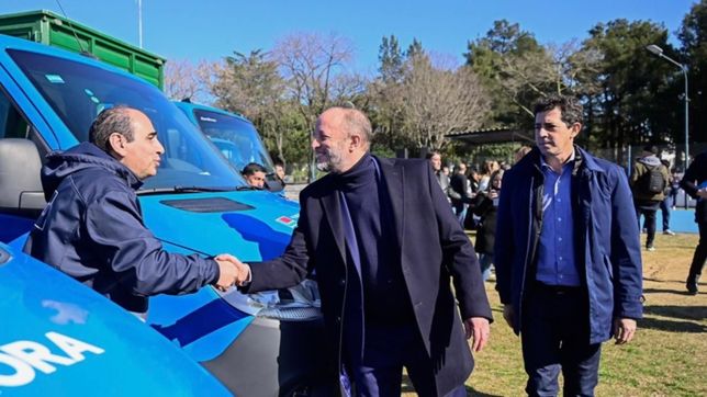 insaurralde y de pedro presentaron moviles para seguridad y cuidado ambiental