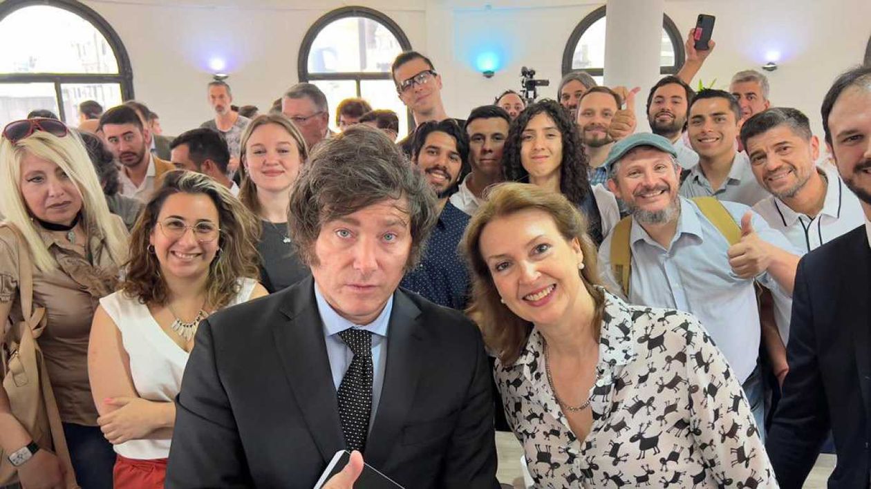 Javier Milei y la canciller Diana Mondino.