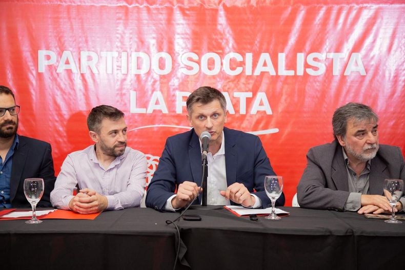 Interna en el socialismo: un sector bonaerense podría disputar la conducción nacional del partido