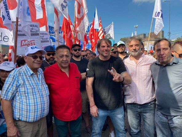 Juan Carlos Alderete y Luis DElía con Daniel Catalano (Foto: Captura de la cuenta @Luis_Delia)