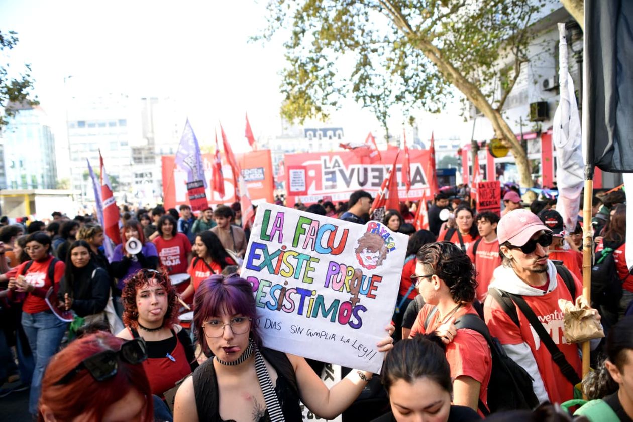 Las universidades vuelven a la calle con una marcha que une a todo el arco opositor contra el Gobierno