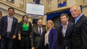 Entronizaron la imagen de Raúl Alfonsín en la Legislatura bonaerense
