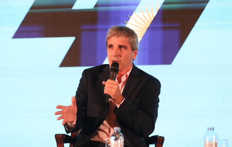 Toto Caputo y el levantamiento del cepo cambiario