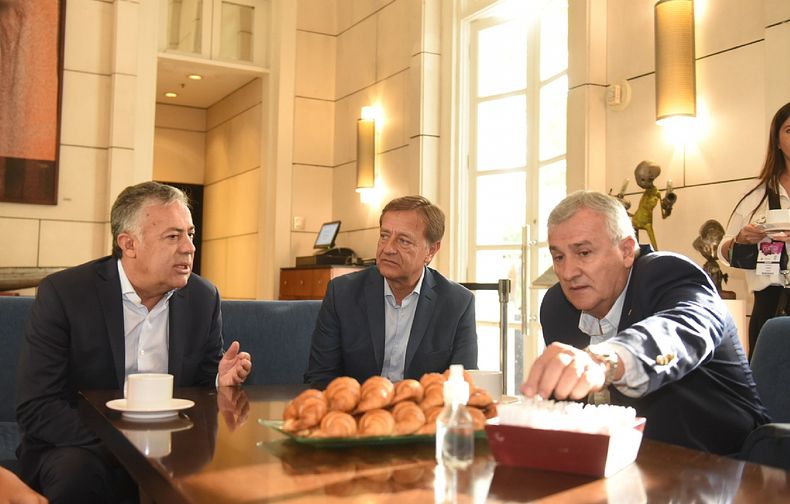 Alfredo Cornejo, Rodolfo Suárez y Gerardo Morales.