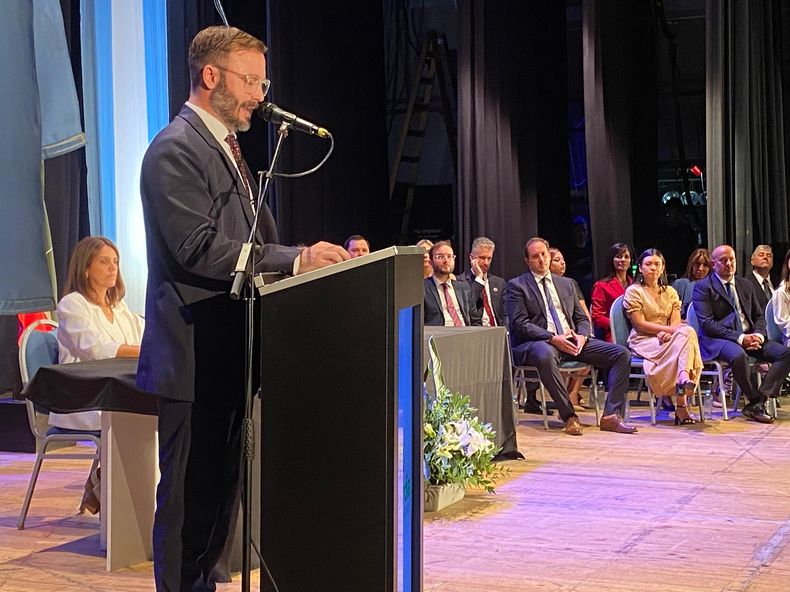 Francisco Azcué dio apertura a su segundo período ordinario de sesiones legislativas en el Concejo Deliberante de Concordia, este jueves por la noche en el Teatro Odeón.