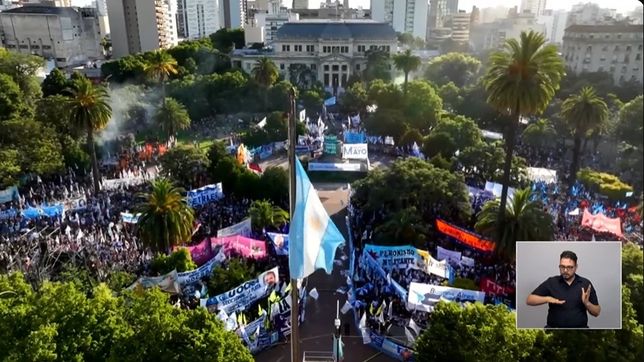 con cfk como invitada estelar, la militancia revienta la plaza de kicillof