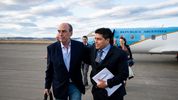 Guillermo Francos con el gobernador de Santa Cruz, Claudio Vidal.&nbsp;