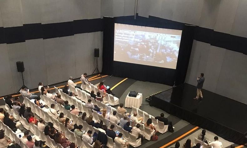 Cumbre de Comunicación Política