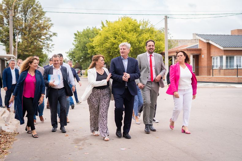 Ziliotto aspira a que las intendencias de La Pampa le den un espaldarazo y no lo dejen solo en campaña: Adriana García, Luciano di Nápoli y Fernanda Alonso marcan disidencias.