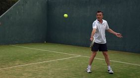 Macri y Fernández en veda: deporte, asado y guitarra