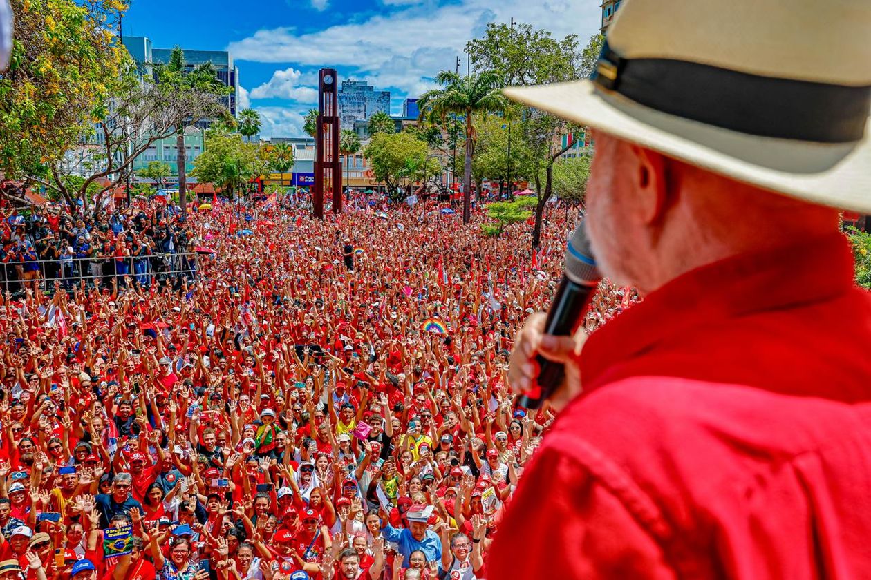 Luiz Inácio Lula da Silva frente a una multitud en Fortaleza. (Foto: Ricardo Stuckert)