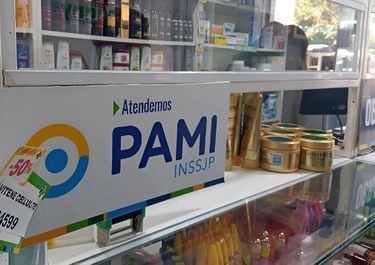 Jubilados sin remedio: el PAMI no les paga a las farmacias