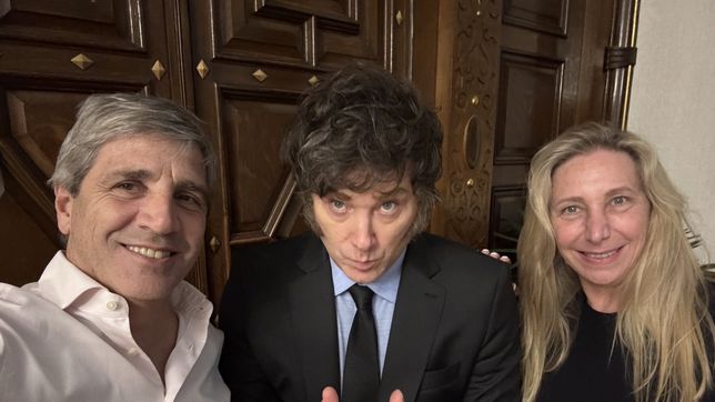 Luis Caputo, Javier Milei y Karina Milei. 