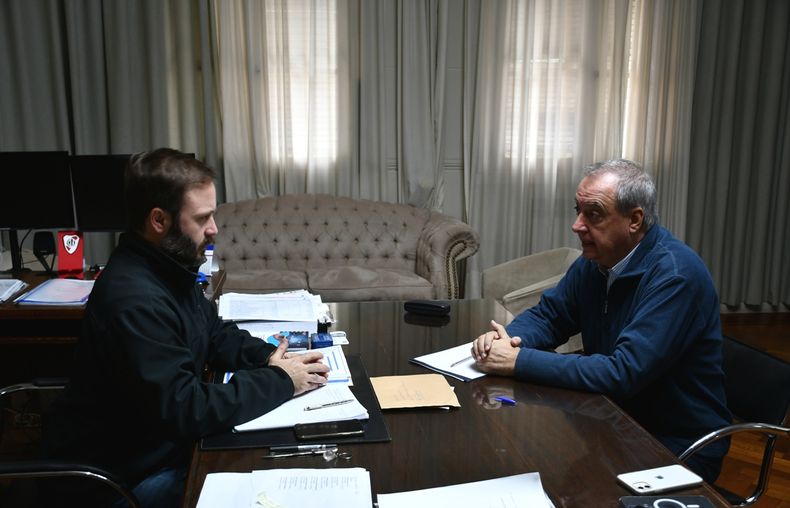 Alejandro Daneri, Embajador de carrera en Cancillería, fue designado al frente de la Delegación Argentina de CTM en la represa de Salto Grande. Al asumir, lo recibió el intendente de Concordia, Francisco Azcué. 