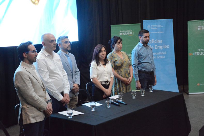 La intendenta de Mi Granja, Claudia Acosta, lanzó un polo educativo en el Gran Córdoba, junto a autoridades de universidades y espadas de Martín Llaryora.