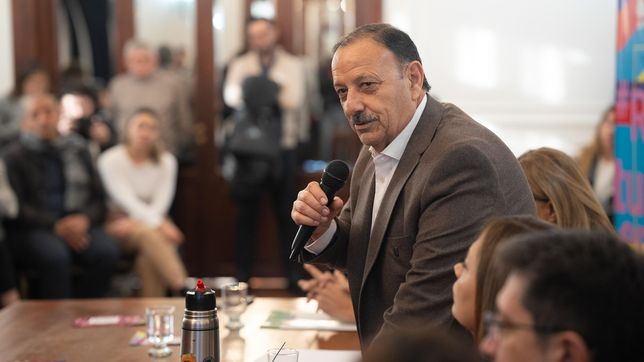 Ricardo Quintela se junta con todo el peronismo.
