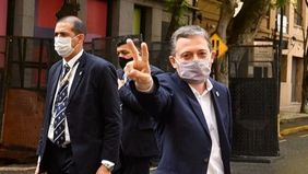 La venganza de Gray: PJ, Máximo y la parábola del “adolescente caprichoso”