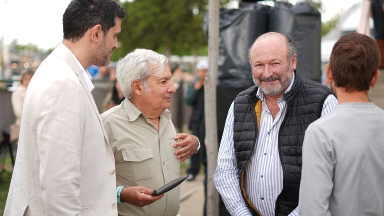 En campa&ntilde;a: el senador Daniel Kroneberger, estos d&iacute;as, junto al candidato a diputado nacional Federico Guidugli, Francisco Torroba&nbsp; (exdiputado) y Javier Torroba (actual diputado).