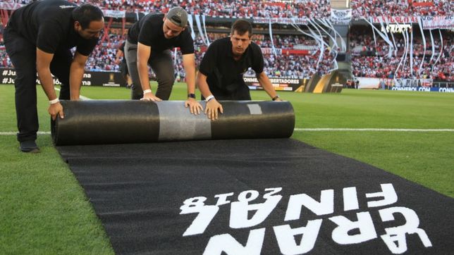 traders e inversores asustados en los pasillos del monumental