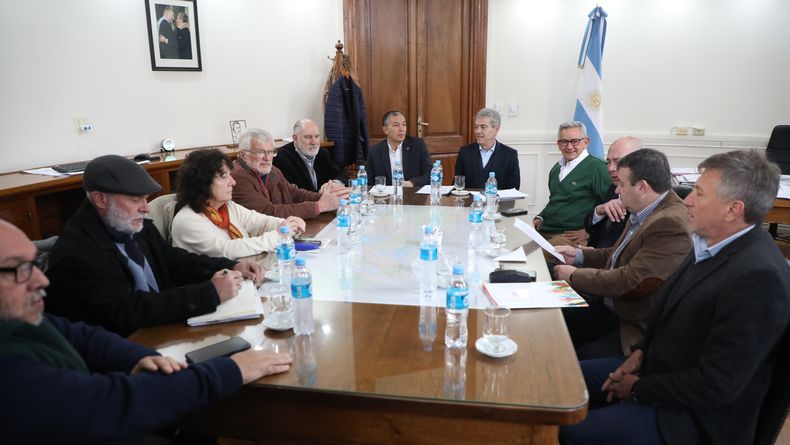Paritaria central entre el gobierno de Santa Fe y los gremios ATE y UPCN.