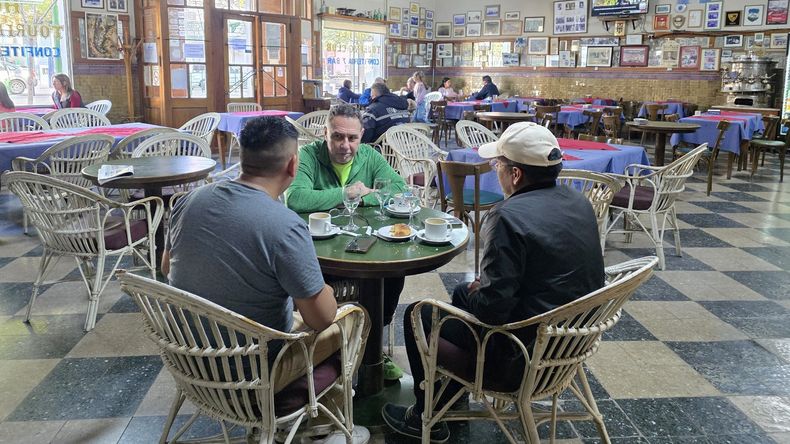 D&iacute;as despu&eacute;s de su cruce con Treffinger, Bustos recorri&oacute; Trelew y Puerto Madryn para sumar apoyos a su candidatura.