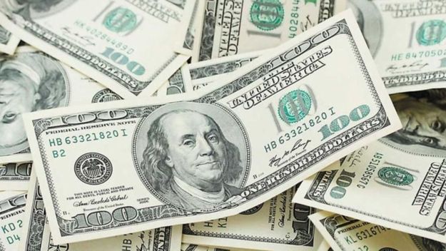 El dólar blue cerró a $196 y marcó un nuevo récord histórico