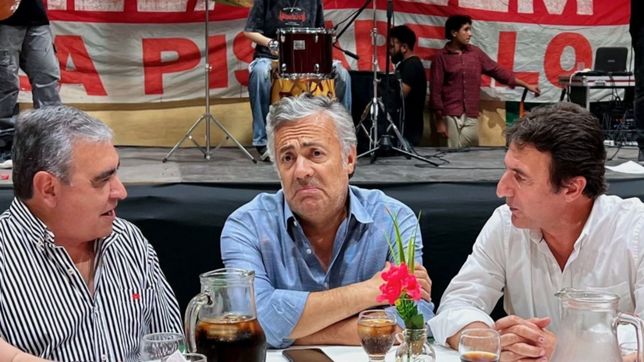 cornejo logro una foto, pero no pudo parar la guerra entre alfaro y sanchez