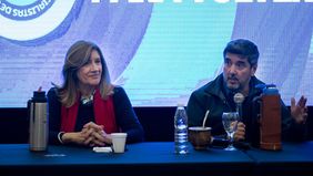 Rosario Romero y Adrian Fuertes, en un encuentro de intendentes.