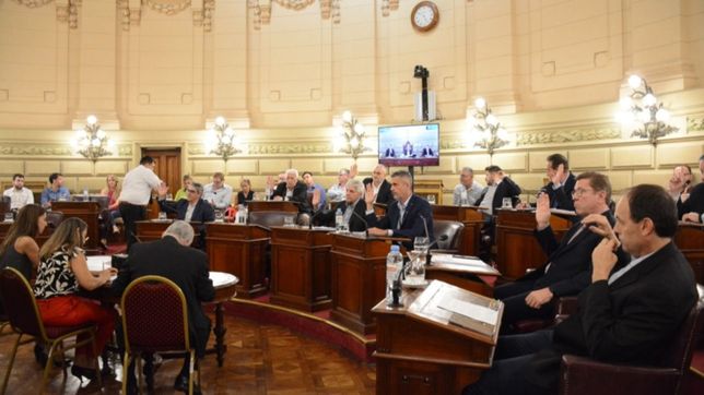 el sueno de un pueblo expuso la grieta bicameral en santa fe