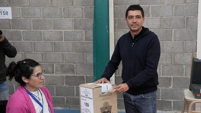 Koopman votó temprano y se mostró confiado.
