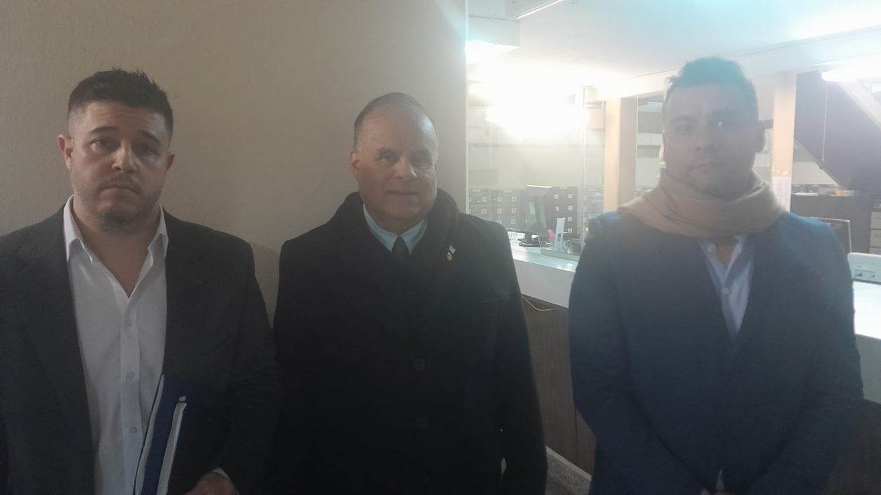 Los dirigentes Roque Fleitas y Andrés Laumann de La Libertad Avanza de&nbsp;Entre Ríos en la audiencia para obtener la personería provisoria.