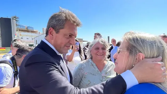 Sergio Massa, junto a Adriana Nazario, en una gira de campaña nacional por Río Cuarto.