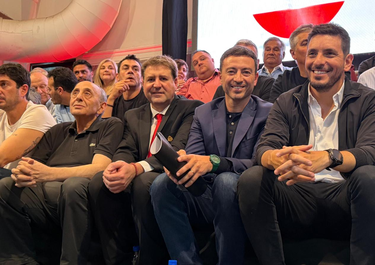 Miguel Nicolás, Matías Gvozdenovich, Rodrigo de Loredo y Marcos Ferrer en la asunción de autoridades de la UCR de Córdoba