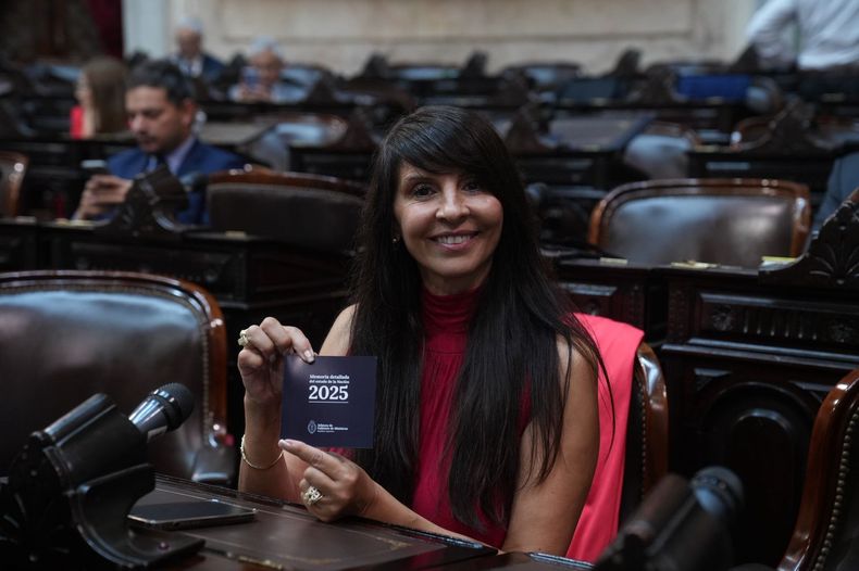 Lorena Villaverde en la apertura de sesiones ordinarias. La presión judicial aumenta.