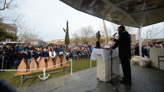 con presencias k, el arzobispo de la plata apoyo el reclamo de los astilleros