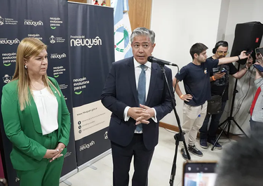 El gobernador de Neuquén, Rolando Figueroa, y su vice Gloria Ruiz.