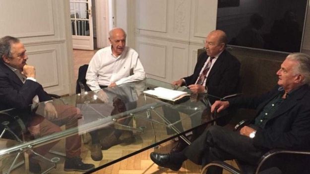 Lavagna les dio a los radicales rebeldes su programa de gobierno