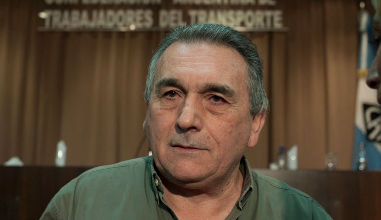 Juan Carlos Schmid busca defender a los trabajadores de la hidrovía