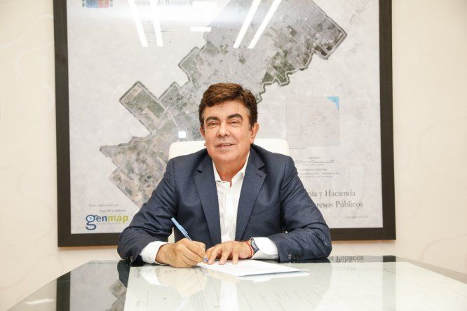 El intendente de La Matanza, Fernando Espinoza, acordó un nuevo incremento para los trabajadores y las trabajadores municipales. El intendente de La Matanza, Fernando Espinoza, acordó un nuevo incremento para los trabajadores y las trabajadores municipales.