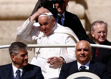 Apunten contra Bergoglio