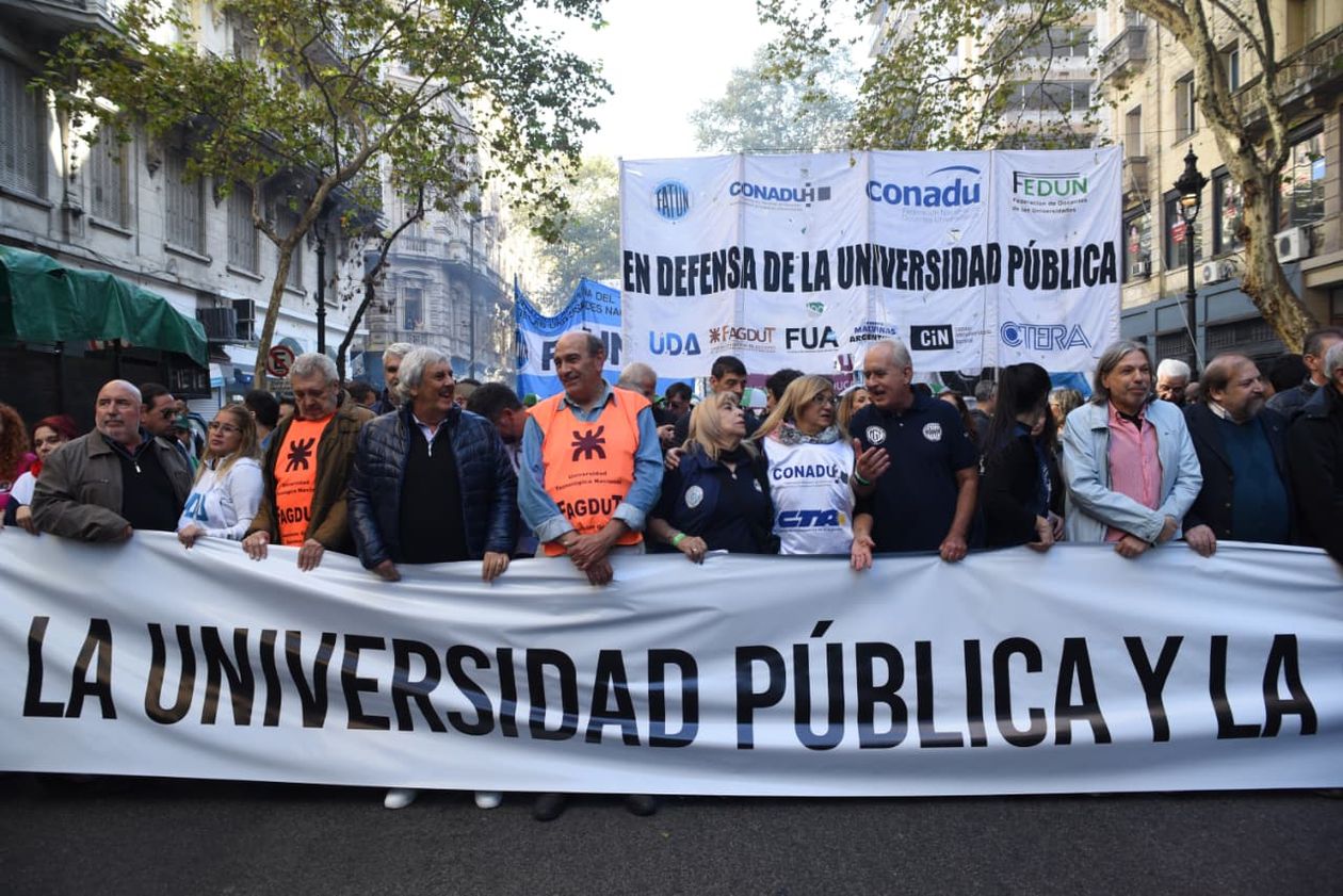 Las universidades vuelven a la calle con una marcha que une a todo el arco opositor contra el Gobierno