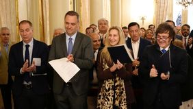 Diego Santilli, Manuel Adorni, Karina Milei y Javier Milei en la jornada de oración en la Casa Rosada.