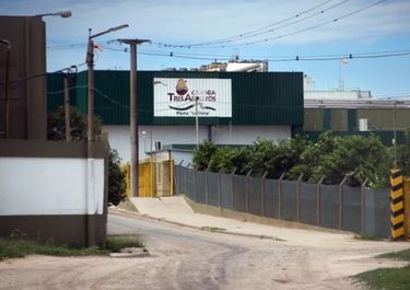 Entre Ríos: a un mes del cierre de Granja Tres Arroyos, los De Grazia no pagan y hay 900 familias en la calle.