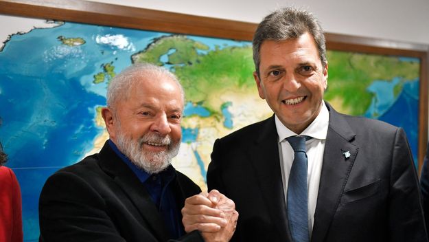 Lula da Silva y Sergio Massa. El Frente Renovador cruzó a Javier Milei por sus ataques al presidente de Brasil.