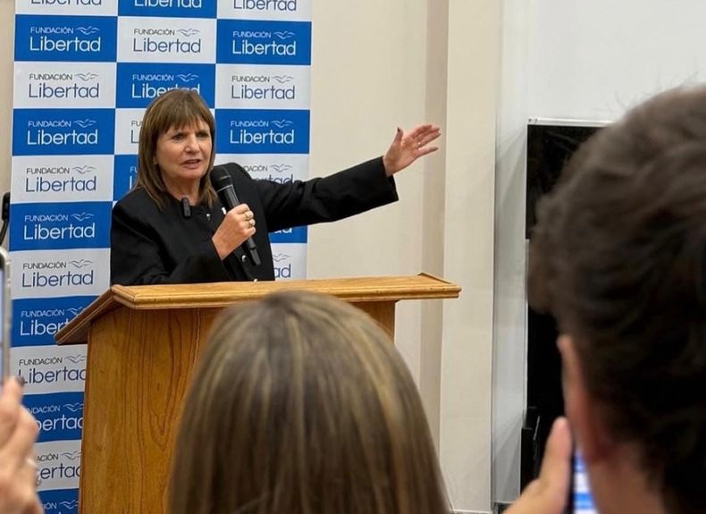 Patricia Bullrich, presente en el aniversario de la Fundación Libertad en Rosario.