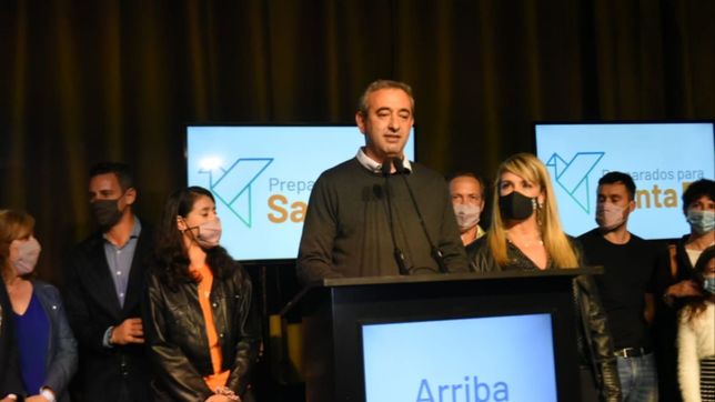 javkin hace pata ancha en rosario, pero posterga el sueno provincial