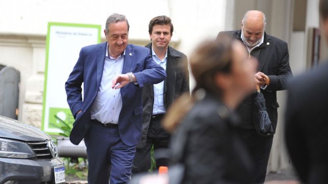 el pro le planta dos precandidatos a lunghi en tandil
