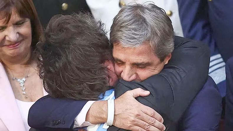 Javier Milei y Toto Caputo.