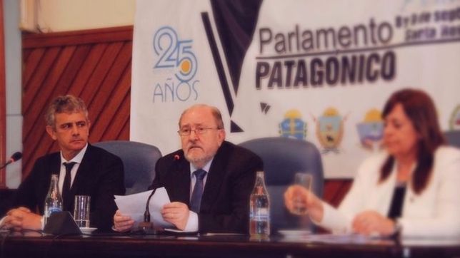 guerra del asado: el vicegobernador de la pampa mando a buryaile a ?callarse la boca?